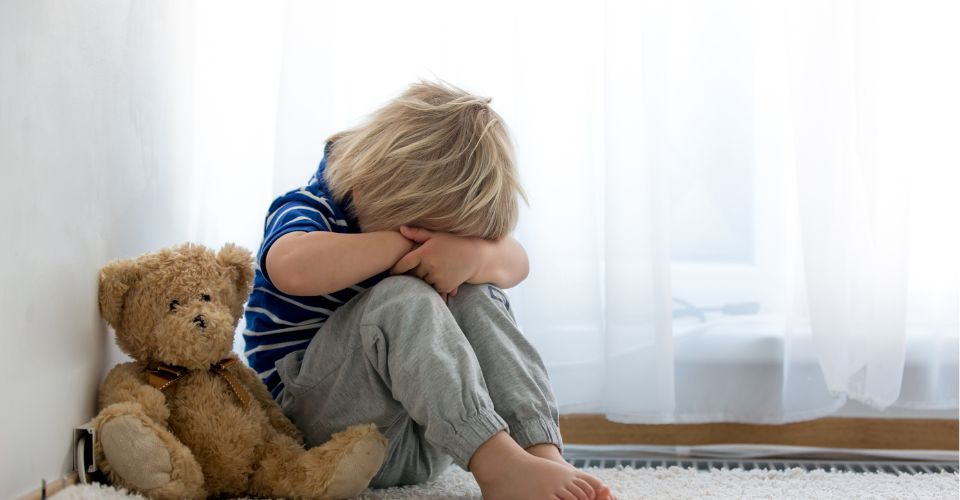 De onzichtbare strijd: Trauma in de kindertijd en hun schaduw over jouw leven nu